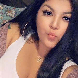 Meet your Posher, Alexia